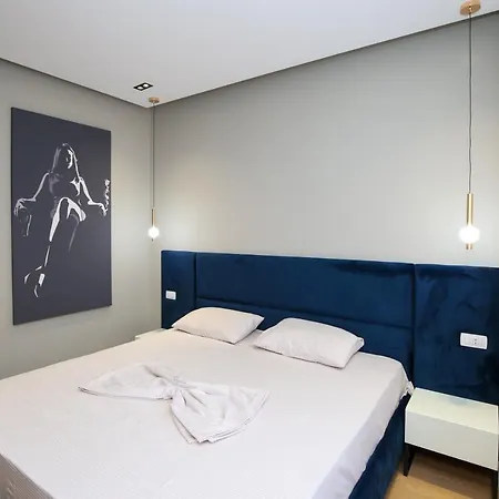 La La Marina Wave Suites