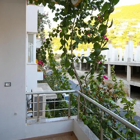 La La Marina Wave Suites Apartment