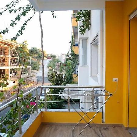 La La Marina Wave Suites