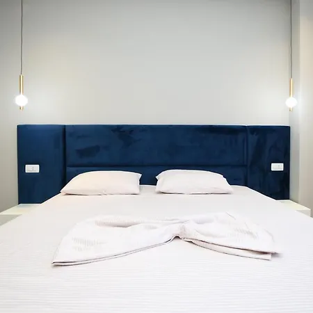 La La Marina Wave Suites