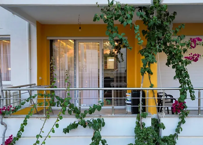 La La Marina Wave * Vlorë